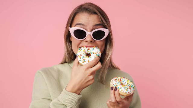 Tα λαχταριστά τρόφιμα που αυξάνουν τον κίνδυνο εμφάνισης τριών τύπων καρκίνου