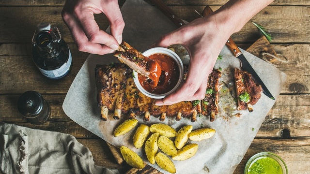 Σος, ντιπ και chutney: 22 πεντανόστιμες επιλογές για τα ψητά της Τσικνοπέμπτης