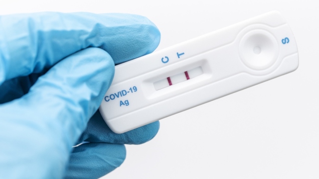 Κορωνοϊός: Η ατμοσφαιρική ρύπανση συνδέεται με μεγαλύτερη διάρκεια long Covid, διαπιστώνει διεθνής μελέτη