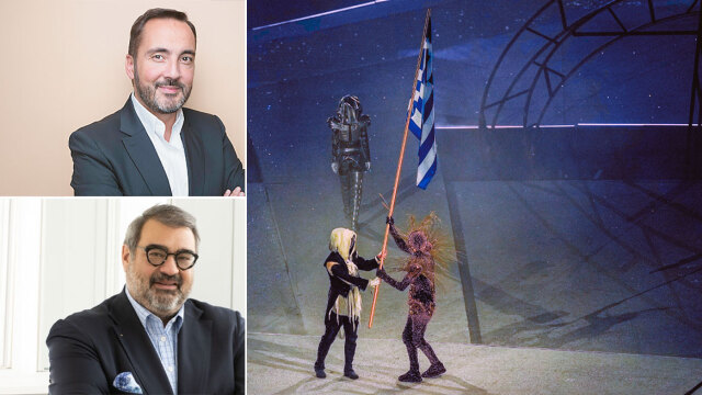Δύο Έλληνες πίσω από τη σημαία στην τελετή λήξης των Ολυμπιακών