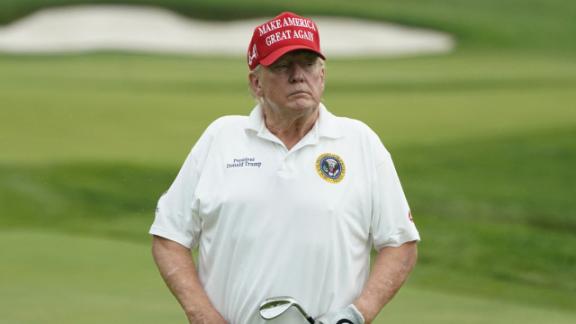 Η κόντρα με τους γιατρούς, η «αγάπη» για την ασπιρίνη και τα McDonald's: Ο Τραμπ μίλησε για τις συνήθειές του στη Wall Street Journal