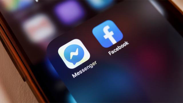 Έπεσε το Facebook, εκατοντάδες αναφορές για προβλήματα
