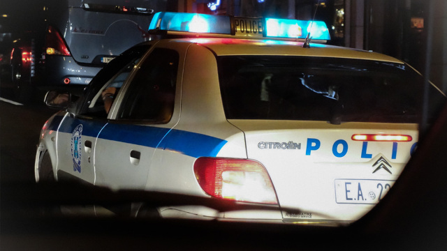 Θεσσαλονίκη: 26χρονος προσπάθησε να αποφύγει αστυνομικό έλεγχο, συγκρούστηκε με όχημα και χτύπησε αστυνομικό κατά τη σύλληψη

