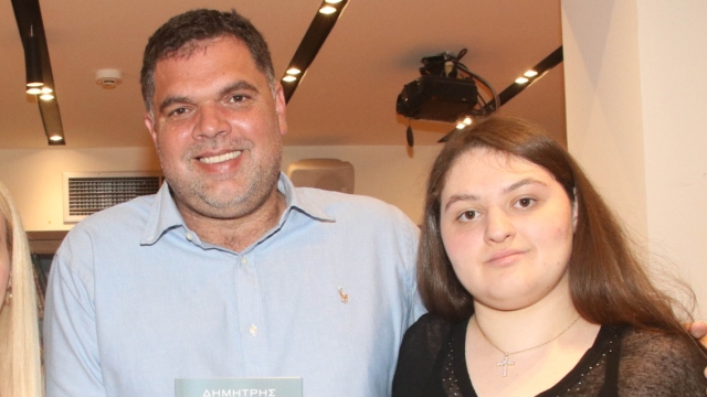 Δημήτρης Παπανικολάου για την κόρη του: Μας είχαν πει ότι μπορεί να μη μιλούσε ποτέ κανονικά και σήμερα μιλάει τρεις γλώσσες