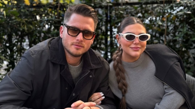 Η Δανάη Μπάρκα φωτογραφίζεται με τον σύντροφό της και του εύχεται για την ονομαστική του γιορτή