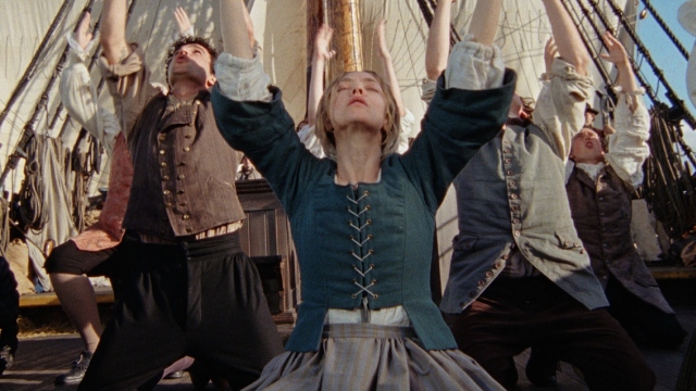 Η Αμάντα Σέιφριντ ενσαρκώνει την ηγέτιδα μίας αίρεσης στο μιούζικαλ The Testament of Ann Lee, δείτε το τρέιλερ
