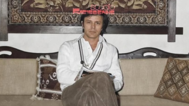 Χρήστος Πολίτης: Η αδημοσίευτη φωτογραφία από το 1978 στο σαλόνι του σπιτιού του
