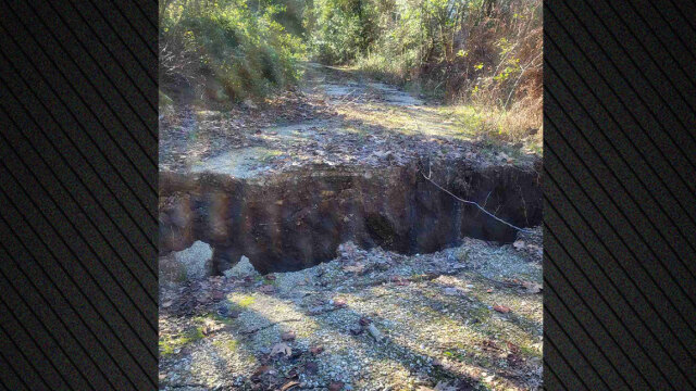 Εκτεταμένη καθίζηση σε χωριό των Τζουμέρκων: «Ακούγονται θόρυβοι» λένε οι κάτοικοι, αναμένεται κλιμάκιο γεωλόγων