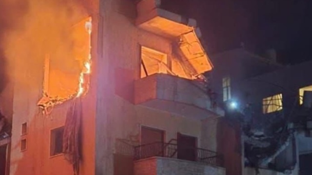 Δέκα νεκροί από ισραηλινά πλήγματα στον Λίβανο, στο στόχαστρο θέσεις της Χεζμπολάχ και κέντρο της Χαμάς 