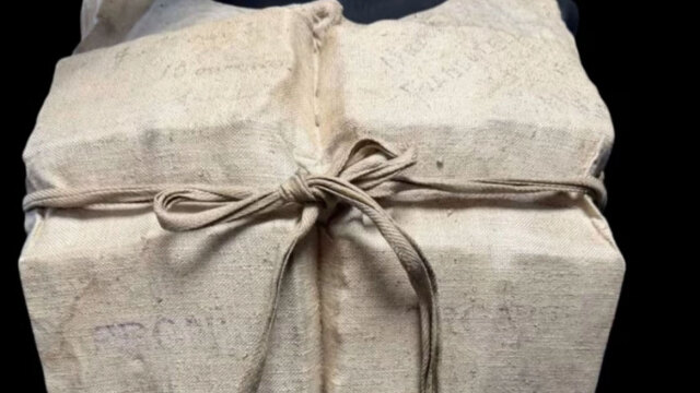 Τιτανικός: Σωσίβιο επιζώντα βγαίνει σε δημοπρασία - Η αξία του μπορεί να ξεπεράσει τις 500.000 ευρώ
