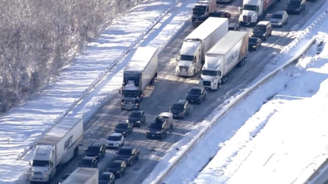 Τι συμβαίνει με τους εγκλωβισμένους με ηλεκτρικό ΙΧ; - Πόση ώρα αντέχει το αυτοκίνητο τους;