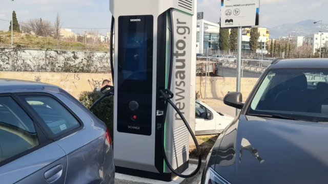 Ελλάδα: Μπήκαν οι πιο γρήγοροι ταχυφορτιστές...