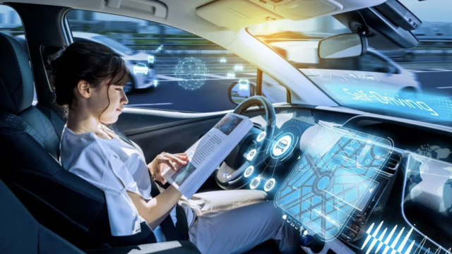 Γιατί τα αυτοκίνητα μετατρέπονται σε κινητά τηλέφωνα;