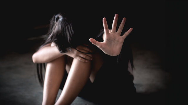 Δίωξη για επικίνδυνη σωματική βλάβη στις τέσσερις ανήλικες που ξυλοκόπησαν 16χρονη συμμαθήτριά τους στον Άγιο Παντελεήμονα