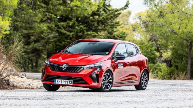 Σαρώνει το Renault Clio