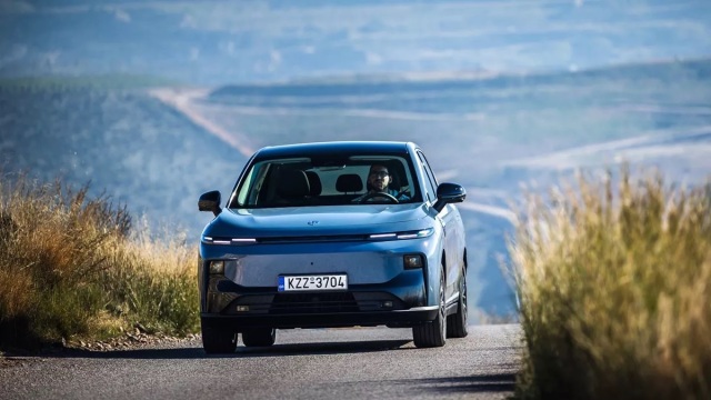 Δοκιμάζουμε το νέο μεγάλο SUV των 25.000 ευρώ που ήρθε