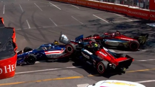 Σουμάχερ: Ντεμπούτο με σύγκρουση στα IndyCar (video)