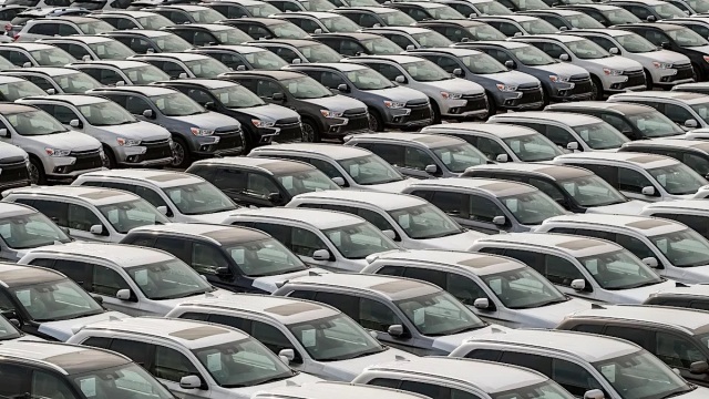 Πτώση σοκ σε πωλήσεις αυτοκινήτων