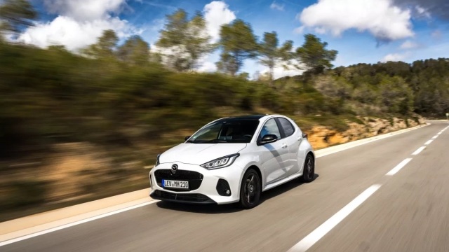 Mazda2 Hybrid: Η υβριδική δύναμη που κινείται στον ρυθμό της σύγχρονης γυναίκας