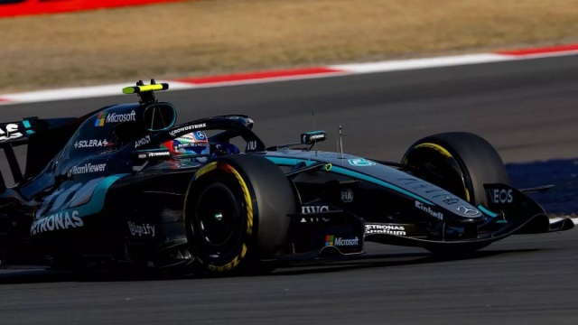 F1 GP Κίνας: Ο Αντονέλι παίρνει την πρώτη του pole! (+video)