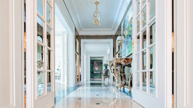 Ο Τζορτζ Κόντο μεταμορφώνει την Imperial Suite του Le Bristol Paris σε ιδιωτικό μουσείο τέχνης