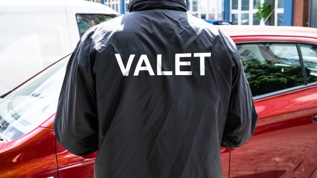 Εκατοντάδες χιλιάδες ευρω τα πρόστιμα σε οδηγούς λόγω... παρκαδόρων