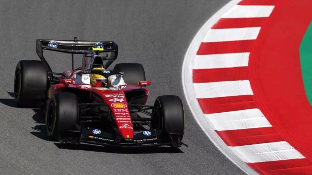 Θρίαμβος Ferrari και Χάμιλτον στην Βαρκελώνη