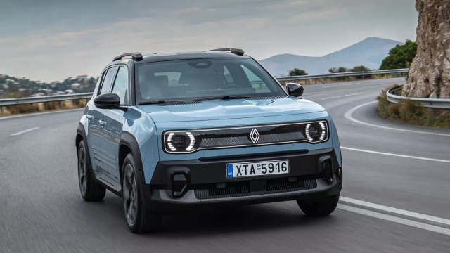 Δοκιμάζουμε το νέο Renault 4 - Πόσο κοστίζει;
