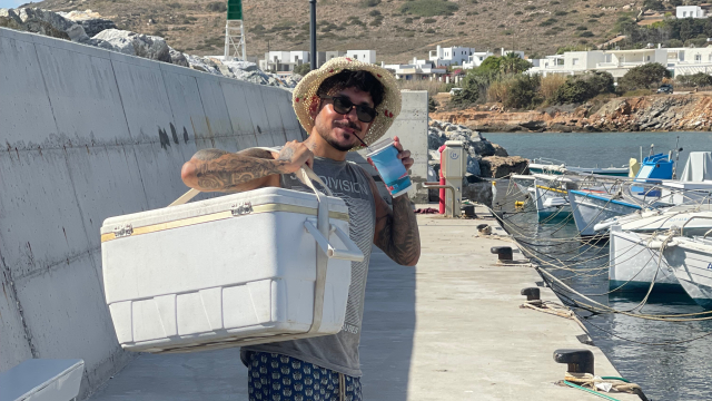 «Εκεί έμαθα ότι η ευτυχία βρίσκεται στα απλά»: Η Πάρος του Stan
