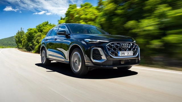 Δοκιμάζουμε το νέο Audi Q5 e-hybrid quattro - Πόσο κοστίζει;