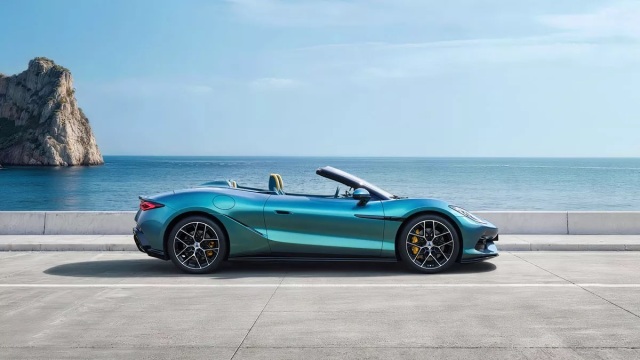 Σε τιμή έκπληξη το κινέζικο... Ferrari