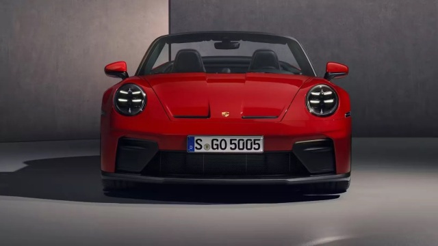 Πόσες Porsche έχουν πουληθεί στην Ελλάδα φέτος