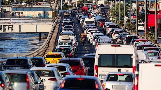 Ποιοι πρέπει να παραδώσουν το δίπλωμα οδήγησης μέσα στο 2026
