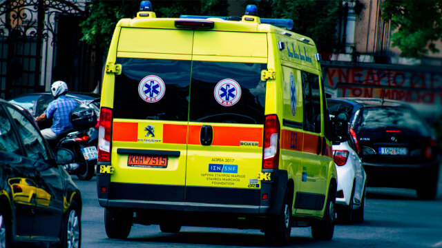 Ηλικιωμένη στο Αιγάλεω επιχείρησε να βάλει τέλος στη ζωή της: Αυτοπυρπολήθηκε στη μέση του δρόμου