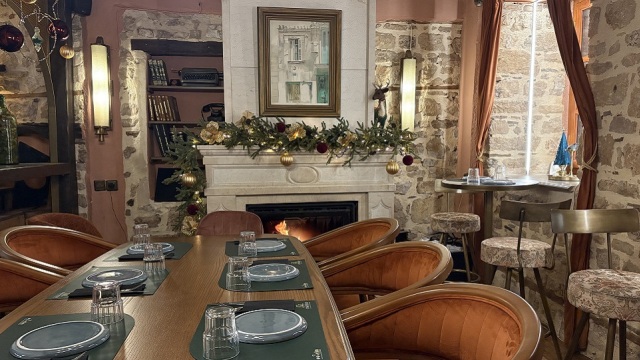 IL Castello: Χέλι, βατραχοπόδαρα και κατσικομακαρονάδα στο Κάστρο των Ιωαννίνων