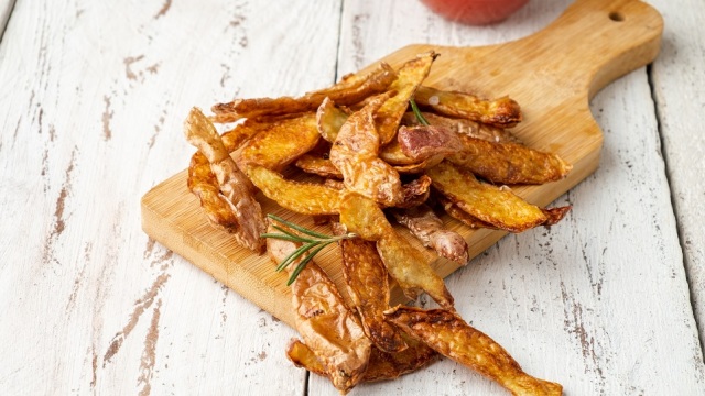 Τσιπς από φλούδες λαχανικών; 6 λαχταριστοί τρόποι για να αξιοποιήσετε τα περισσεύματα