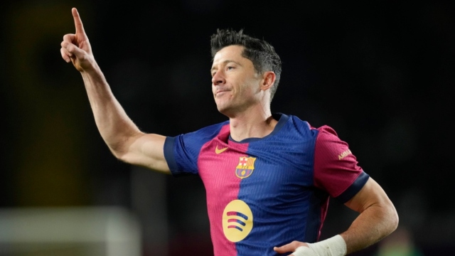 Ποιος είναι ο ιδανικός αντικαταστάτης του Λεβαντόφσκι στην Μπαρτσελόνα, Κέιν ή Άλβαρες; – Οι ειδικοί απαντούν