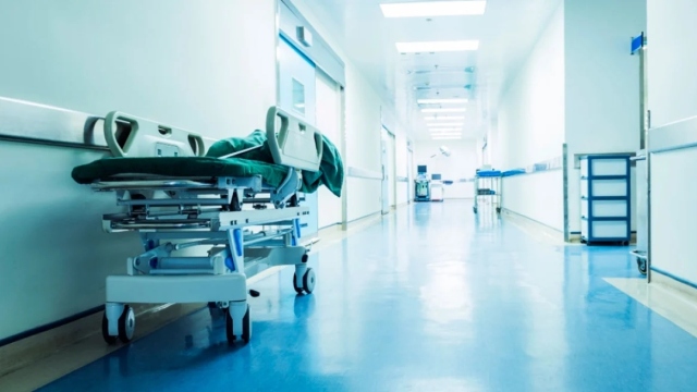 Διασωληνωμένος στο Τζάνειο με μηνιγγίτιδα 22χρονος από τον Πύργο