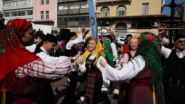 Πότε ανοίγει το Τριώδιο 2026: Ημερολόγιο Αποκριών, Σαρακοστής και Πάσχα
