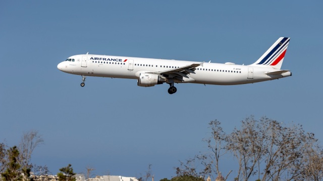 Πτήση της Air France για τις ΗΠΑ προσγειώθηκε στον Καναδά γιατί επέβαινε άνδρας από το Κονγκό παρά τα μέτρα για τον Έμπολα
