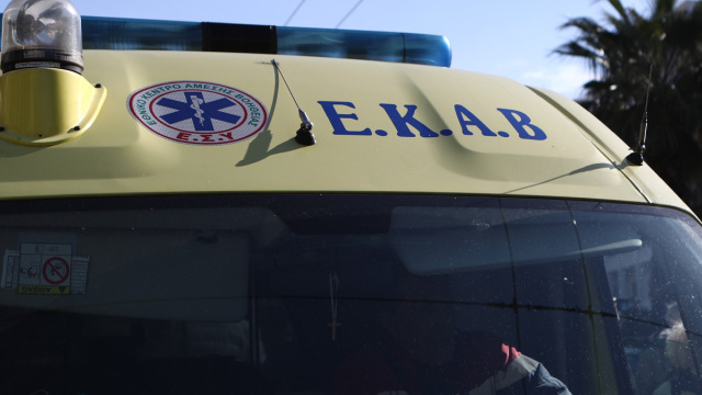 Ανήλικοι μοτοσικλετιστές παρέσυραν πεζή και την εγκατέλειψαν τραυματισμένη στο Ηράκλειο