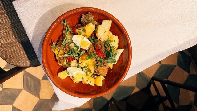 Ταβέρνα Αορίτης: Παραδοσιακή Ελληνική κουζίνα μεγάλης νοστιμιάς