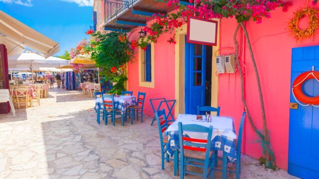 Τι γεύση έχει η Κεφαλονιά; Οι πίτες, το κρέας, ο οίνος και οι μάντολες