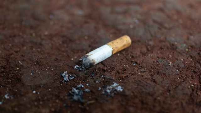 Κρατούμενος χτύπησε αστυνομικό σε πλοίο με προορισμό τον Πειραιά επειδή του πήρε το τσιγάρο