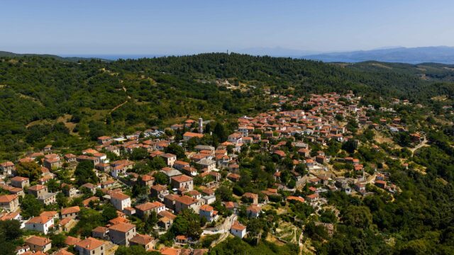 Σαββατοκύριακο στο χωριό του Πηλίου με το παλαιότερο καφενείο της Ελλάδας