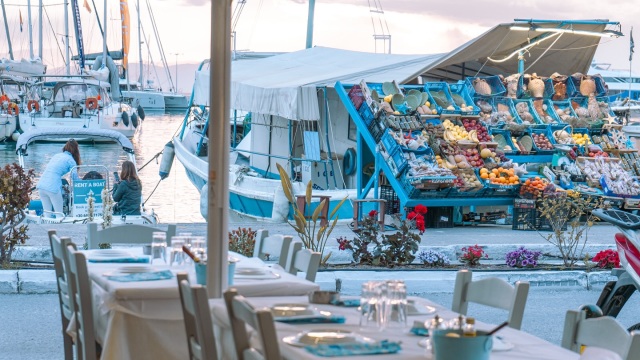 
Αίγινα: Πού να φάτε καλά στο νησί που έχει πάντα καλοκαίρι