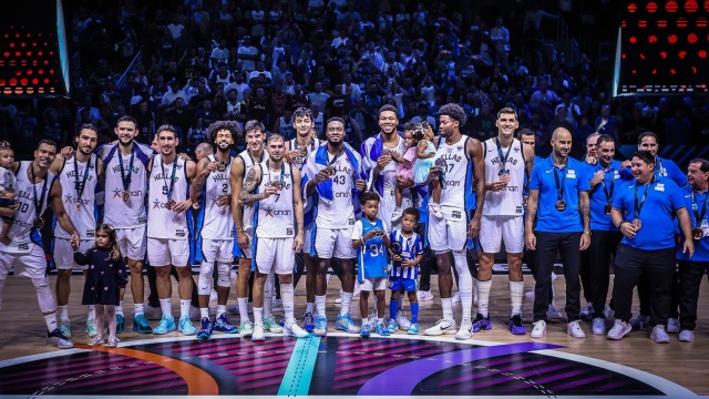 Το μπράβο του Μπόγκνταν Μπογκντάνοβιτς στα «ορθόδοξα αδέλφια μας» για το χάλκινο της Ελλάδας: Κάποιες φορές λάμπει σαν χρυσός