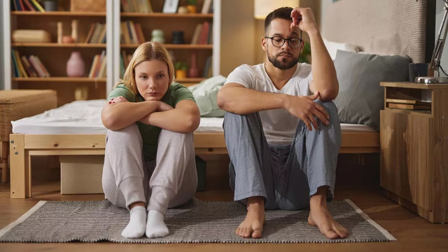 6 σημάδια που δείχνουν ότι ο σύντροφός μας θα ήθελε να είναι σε σχέση με κάποιον άλλον