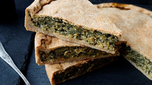 Ανεβατή ζύμη: Η βασική συνταγή και πέντε λαχταριστές πίτες
