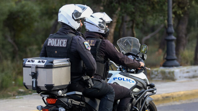 Στη φάκα η «μπέμπα» και η συμμορία της που διακινούσαν ναρκωτικά στην Αθήνα: Είναι στην παρανομία από το 1982 